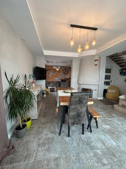 Comme A La Maison Narbonne Eksteriør bilde