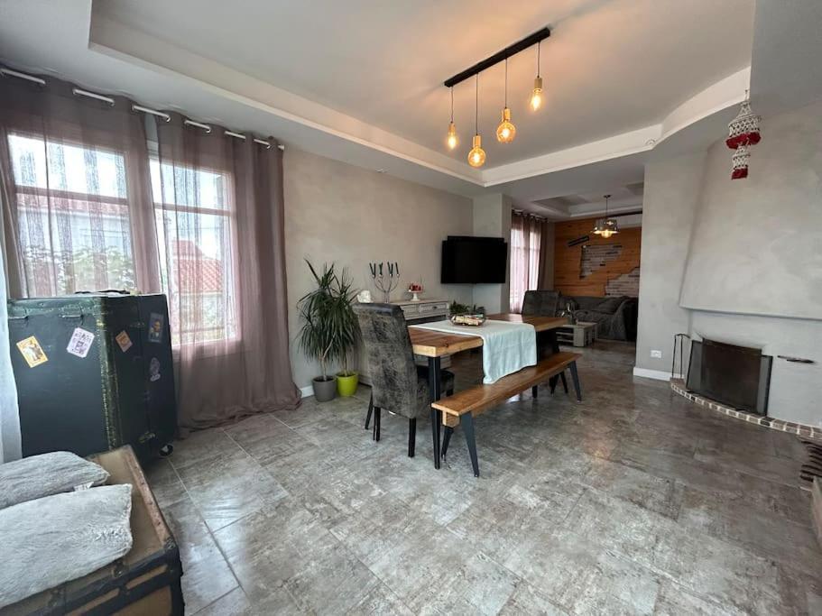 Comme A La Maison Narbonne Eksteriør bilde